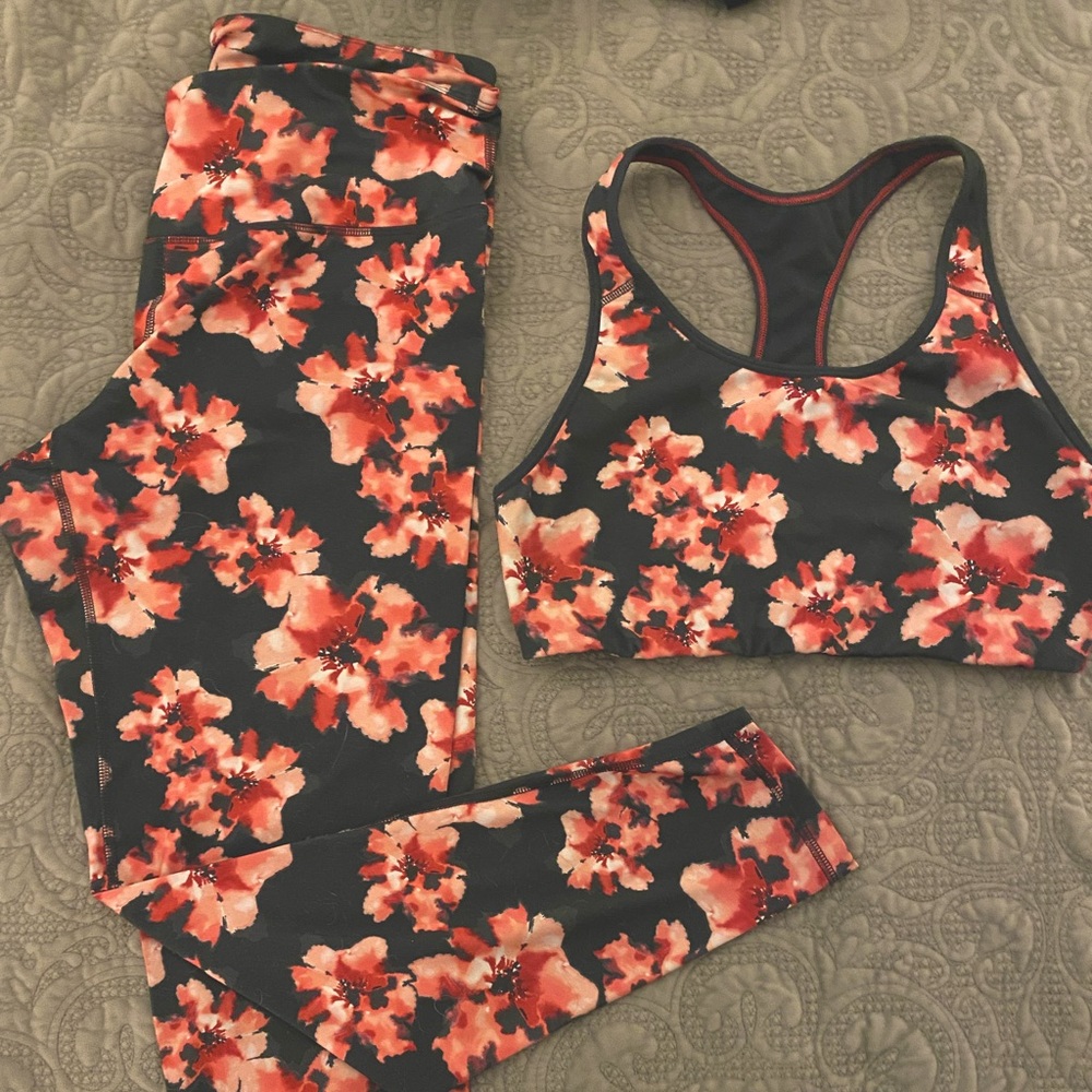 Matching set Sports Bra & Leggings L/XL